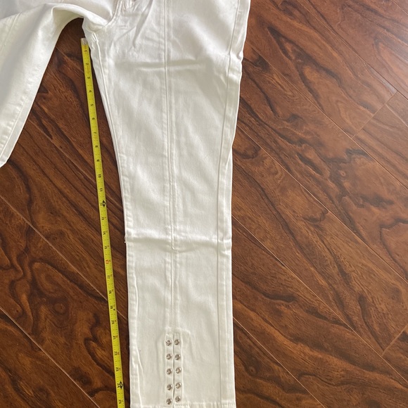 Suzanne Betro white pants in size 10 - Picture 13 of 14